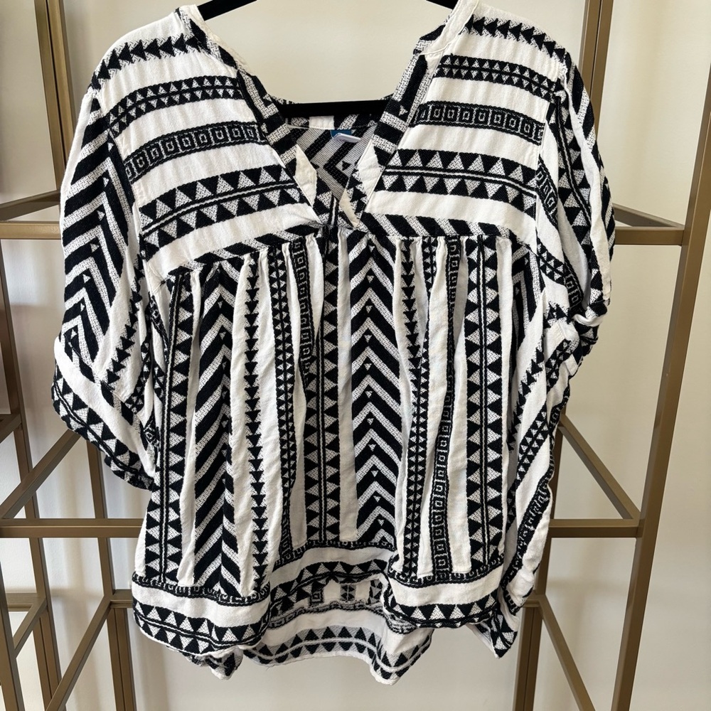 Old Navy Black and White Patterned Blouse